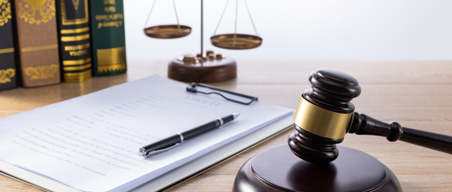 张雪峰谈女生学法学专业最好的出路-法学最吃香的专业排名