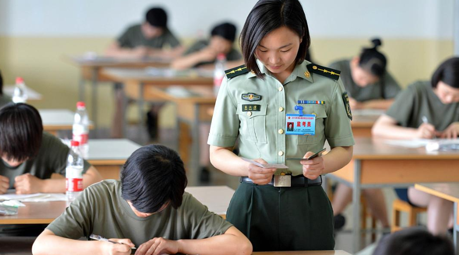 张雪峰讲女士考军校-张雪峰最建议女生上的军校